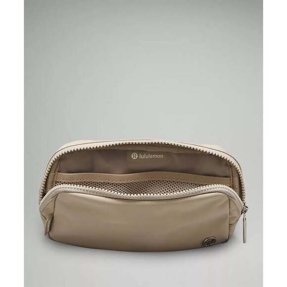 Everywhere Belt Bag 1L - Raw Linen - Picture 3 of 6